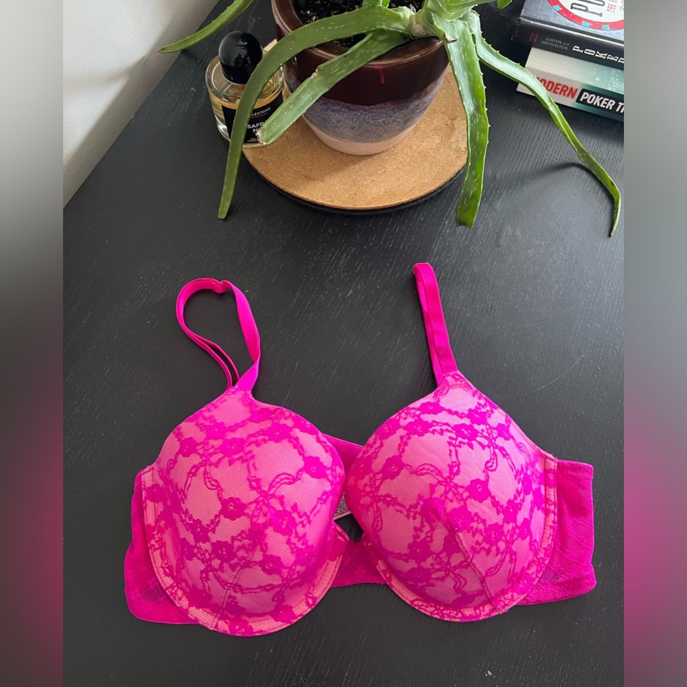 Victoria’s Secret 36C bra